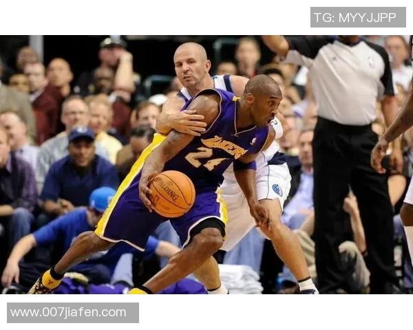 2006年科比在季后赛对决小牛队的精彩表现与历史意义解析